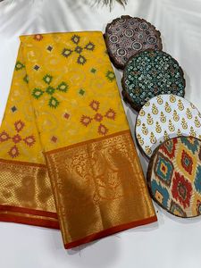 Conception de fleurs en organza banarasi kora, dernière collection de sares/shari/sari 2021, vêtements de fête et de mariage - Product Image 6