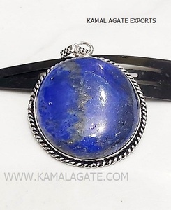 Collar con colgante de piedra semipreciosa de LAPIZ lazuli natural, forma ovalada pulida, ágata, estilo amoroso, artesanía de piedras preciosas a la venta - Product Image 2