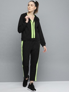 Nouveau Style de sweat-shirt noir solide pour femmes avec capuche rayée, manches longues deux poches et fermeture éclair - Product Image 3