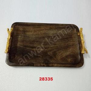Nouveau design de plateau de service rectangulaire en bois décoratif pour cuisine avec poignée en métal - Product Image 1