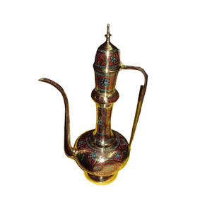 Cafetera Árabe Aftaba de Latón Grabada y Pintada KAMRAN con Gráficos en Relieve, Hecha a Mano, Sostenible y Duradera - Product Image 1