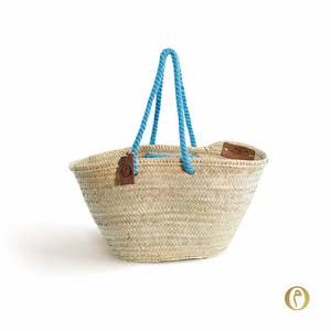 Panier artisanal magnifique de taille moyenne, original de Marrakech, avec poignées naturelles, bleu clair original - Product Image 1