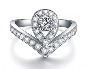 แหวนหมั้นเพชรทรงลูกแพร์ 1/2 CTW ทองคำขาว 14K สำหรับผู้หญิง |   วงแหวนรูปตัววี ฮาโล สี GH ความใสระดับดี ของขวัญเครื่องประดับชั้นดี - Product Image 1