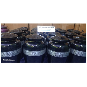 Urna de cremación de aluminio negro con banda blanca para suministros funerarios - Product Image 1