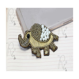 Proveedor al por mayor de parches de cuentas populares y de moda hechos a mano por Refratex India, fabricados en India, de alta calidad, para uso decorativo en cortinas, a bajo precio. - Product Image 1