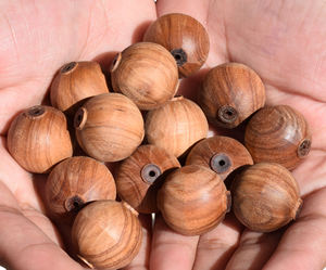 Perles de bois de santal écologiques de haute qualité avec parfum boisé doux 50 ++ ans pour chapelets et colliers bouddhistes - Product Image 5
