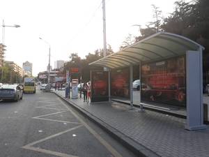 2022 Abris de bus en acier extérieur personnalisé de haute qualité LED MUPI Rectangle Lightbox Mega Big Bus Stop Design Caisses lumineuses publicitaires - Product Image 2
