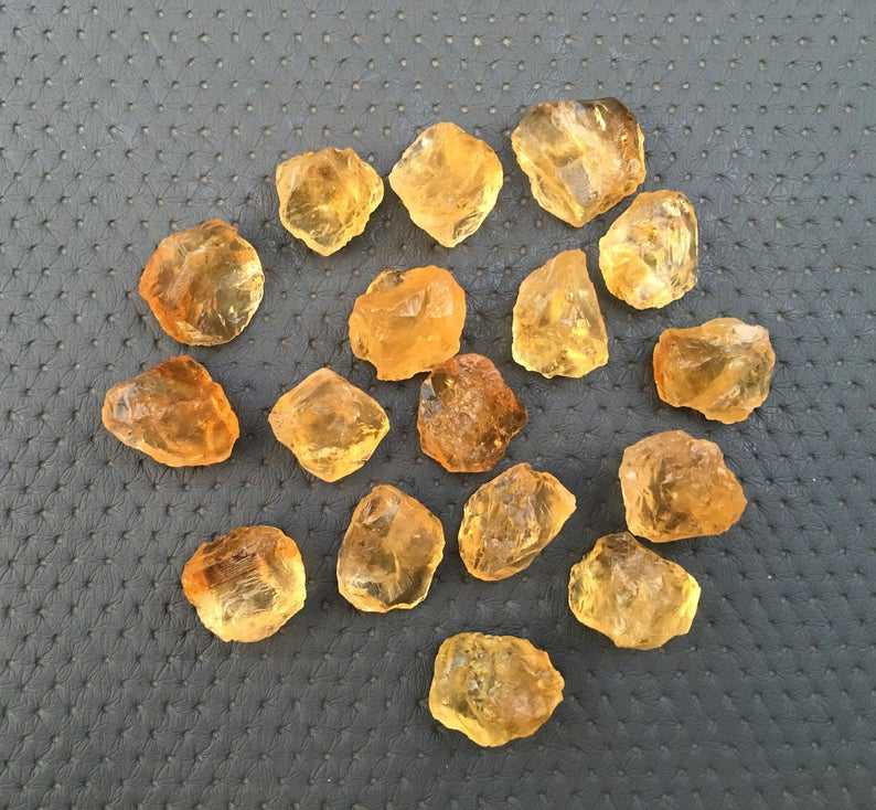 สีเหลือง