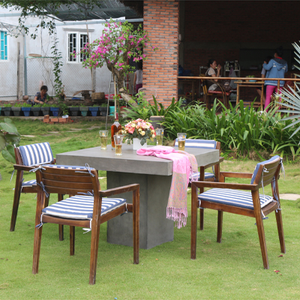 Table à manger carrée en béton de style traditionnel avec dessus imperméable pour une utilisation en extérieur - Product Image 2