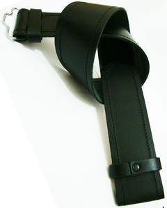 Kilt tradicional escocés de tartán de alta calidad, estilo occidental rojo con Sporran ajustable y cinturón de cuero, proveedor de Pakistán - Product Image 6