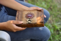 Handgemachte antike echte Leder journale Holzkohle Farbe Schreiben Reisen Tagebuch mit Stein recycelte Baumwoll papiere leere Seiten