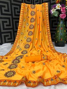 Réception porter Vichitra soie tissu broderie travail Saree avec chemisier pièce femmes indiennes porter pas cher bas prix en gros Surat ApparelGarment - Product Image 6