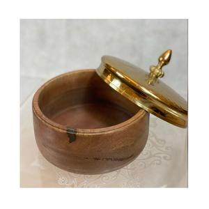 Juego de 3 Servidores de Frutos Secos de Diferentes Tamaños, Forma Redonda, Acero Inoxidable Martillado, con Tapa de Madera, en India - Product Image 4