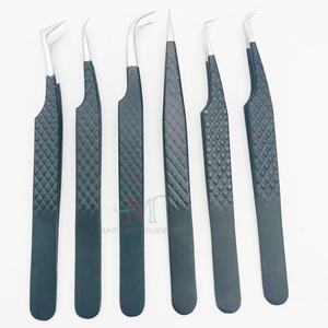 Pince à cils avec logo personnalisé pour extensions Pointe en fibre de plasma noir brillant Revêtement en poudre noir mat Acier inoxydable durable - Product Image 3