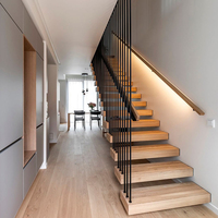 Escalier flottant invisible avec contremarche en bois de chêne de 40 mm