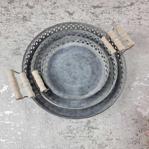 Ensemble de plateaux de service ronds en métal galvanisé avec poignées en corde, plateaux décoratifs rustiques de style ferme, vente en gros - Product Image 4