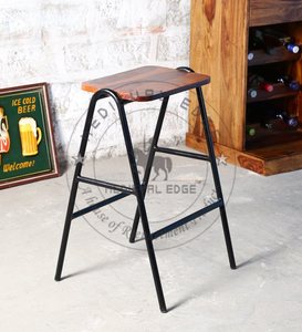Tabouret de Bar au Design contemporain, élégant avec finition en bois de teck et support métallique fabriqué au bord médiéval, à prix abordable - Product Image 1