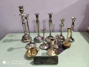 เชิงเทียนทองเหลืองโบราณในขนาดที่แตกต่างกันสไตล์ศาสนาคริสตจักรอุปกรณ์โลหะขัดรูปแบบ - Product Image 5