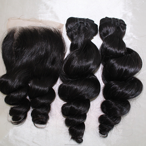 Sublimez votre look quotidien avec une demi-perruque à ondulations profondes et lâches – des ondulations douces, un port facile et un volume naturel pour des transformations rapides. - Product Image 6