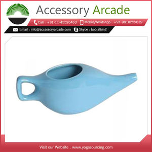 Pot à neti en céramique de marque personnalisée avec poignée pour les soins de santé et la pratique du yoga Fabriqué en Inde - Product Image 2