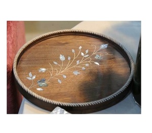 Bandeja para Servir Chocolate con Incrustaciones de Madera de Acacia, Fabricada en India, Bandeja de Nácar, Artesanía - Product Image 1