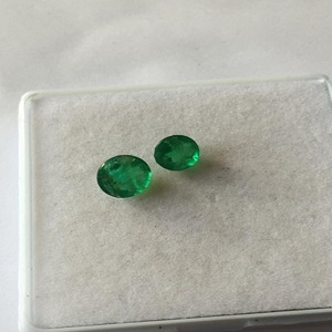Pierre précieuse émeraude naturelle en vrac, taille brillante, couleur verte, qualité AAA, origine Zambie, fabrication de bijoux, certifiée IGI NARNOLI IMPEX - Product Image 3