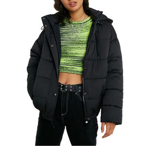 Chaqueta acolchada de invierno para mujer, de color sólido, personalizada por OEM, con capucha y talla grande. - Product Image 1