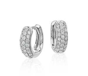 Pendientes Huggie Clásicos de Oro Blanco de 10K con Diamantes de Corte Brillante Redondo para Mujer, 1.00Cttw, Lujosos - Product Image 1