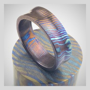 Bagues de mariage et de fiançailles unisexes vintage en acier, personnalisables, en forme de main, avec incrustation de Timascus Mokuti, style hip-hop pour fête et anniversaire - Product Image 1