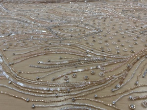 Tissu de dentelle perlée fait à la main de luxe avec paillettes tissu de broderie à la main fabricant indien pour accessoires de vêtement prix d'usine - Product Image 6