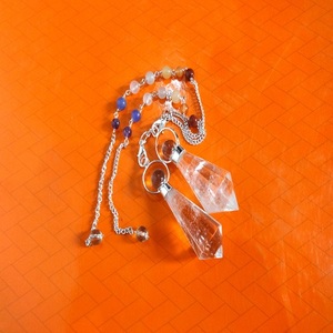 Cuarzo transparente, gota facetada, cristal curativo, Chakra, Péndulo de radiestesia, piedra semipreciosa artesanal a la venta - Product Image 1