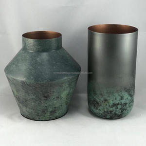Jarrón cilíndrico de hierro hecho a mano, ecológico, de alta calidad, para mesa, maceta, decoración del hogar, modelo QAMAR OVERSEAS QO-1090 - Product Image 4
