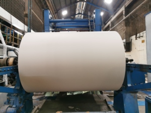 Rollo de papel Industrial de Chipboard, gramaje de 350-600 GSM utilizado para embalaje de tubos de papel - Product Image 5