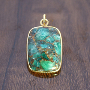 Vente en gros de pendentif en argent sterling 925 avec lunette plaquée or 18 carats sertie d'une pierre précieuse d'amazonite verte pour les fêtes - Product Image 1