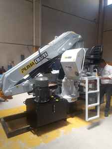 Grue de navire à flèche hydraulique PUMACRANE de haute qualité pour pont marin fabriquée selon des normes élevées pour les bateaux - Product Image 4