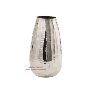 แจกันดอกไม้ประดับโต๊ะสีเงินร่วมสมัยสำหรับห้องนั่งเล่นห้องนอนแจกันดอกไม้อลูมิเนียมประดับสีเงิน - Product Image 1