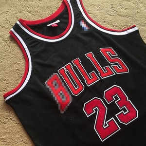 Maillots de basket-ball unisexes personnalisés en gros - Respirants, anti-UV, séchage rapide avec nom d'équipe personnalisé - Product Image 5