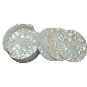 Posavasos de forma redonda hecho a mano con soporte Mother of Pearl & MFD del fabricante de la India a la venta para esteras y almohadillas - Product Image 1