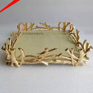 Bandeja de Servicio Redonda de Metal Decorativa de Lujo, Dorada, con Acabado de Alta Gama, para Servir el Desayuno - Product Image 3