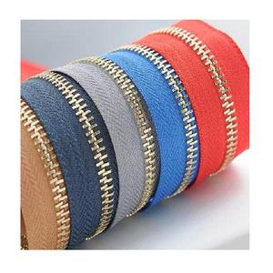 Fabricantes de Cierres, Cierre de Nailon Impermeable Multicolor de Metal y Plástico Duradero en Rollo para Diversos Productos, Solución de Cierre Rápido - Product Image 1