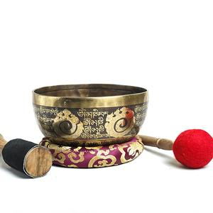 Cuenco Tibetano Artesanal 100% Natural de Latón de Alta Calidad con Diseño Tradicional de 7 Metales, 25-30cm, para Meditación - Product Image 1