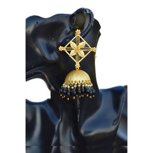 Boucles d'oreilles longues en forme de jhumka, en laiton avec finition mate dorée traditionnelle 2025, ornées de perles de pierre, pour filles et femmes - Product Image 4