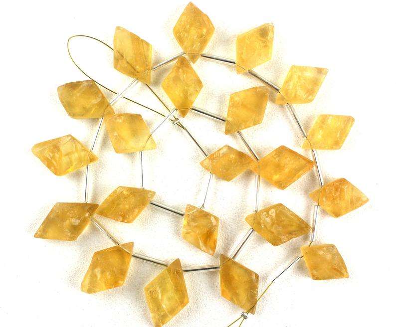 สีเหลือง