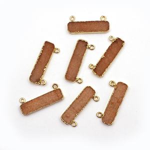 Conector de Joyería con Baño de Oro y Latón, Forma de Barra, Piedra de Ágata Naranja Druzy, 8x28mm, Doble Argolla, Proveedor de Joyería al por Mayor - Product Image 1