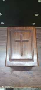 Urne funéraire en bois de style américain en forme d'avion gravée avec cadre photo imprimé par Brassworld India - Product Image 2