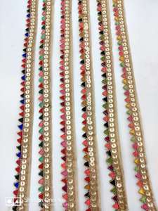 Ruban brodé floral fait main sur mesure dans un large assortiment de motifs adapté aux créateurs de vêtements - Product Image 6