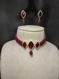เพชรหิน Kundan ขนาดใหญ่สีเดียวทุกสีและสร้อยคอเรียบง่ายดูดีมากพร้อมต่างหูขนาดเล็กโดยการสร้าง M - Product Image 4