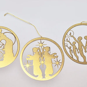 Chine usine bonne qualité laiton exquis 85mm motif creux rond ornement de Noël en relief pour la décoration - Product Image 2