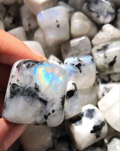 Pierre de lune arc-en-ciel verte polie de qualité supérieure en gros, cristal naturel éclatant, pierre précieuse Feng Shui de l'amour, super finement sculptée - Product Image 2