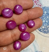 Pierre de rubis étoilé naturel en cabochon certifiée IGI pour la fabrication de bijoux de soirée